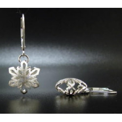 F114 - Small Puffed Snowflake Earrings