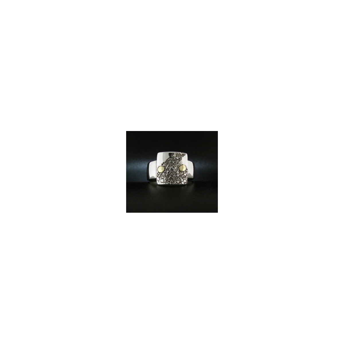 Square Chased Ring
